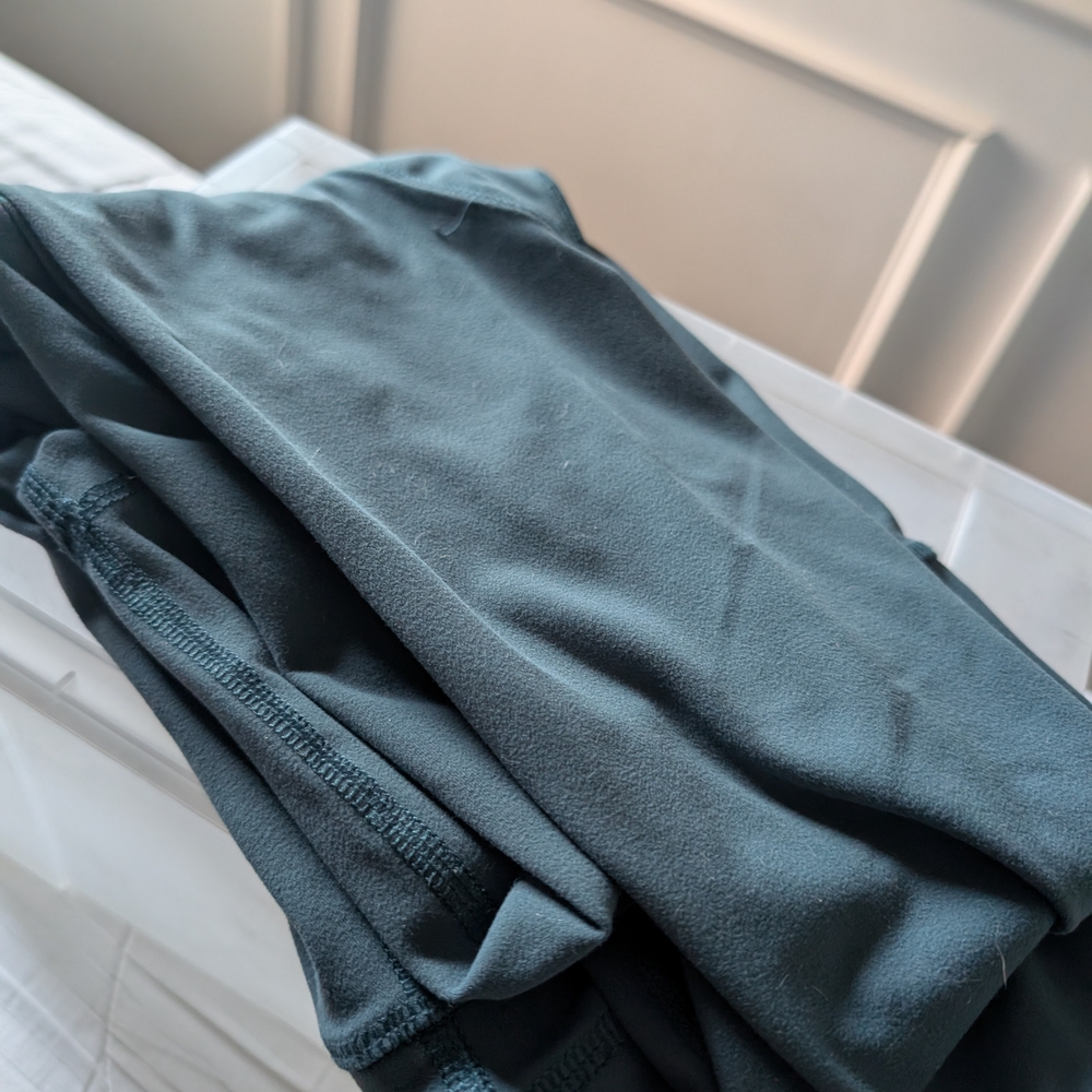 90 Degree By Reflex Women's midnight Green 7/8 Leggings With Pockets.